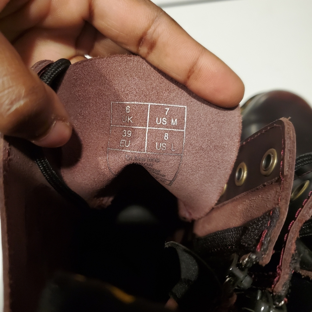 Dr. Martens | Cherry Arcadia Jadon | Size 8 - Picture 6 of 7